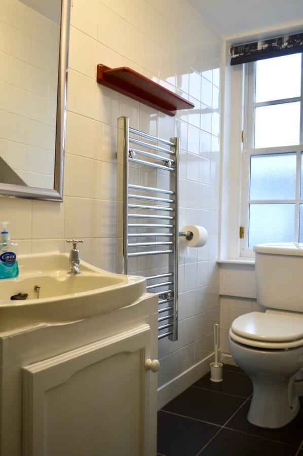 Central 1 Bedroom Apartment Sleeps 2 EDI Kültér fotó
