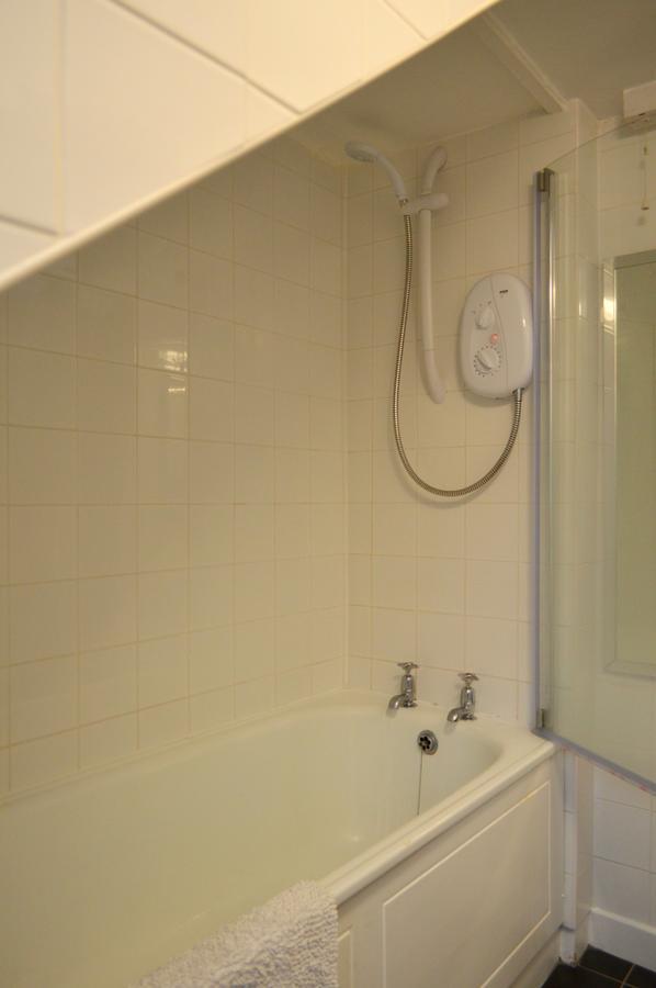 Central 1 Bedroom Apartment Sleeps 2 EDI Kültér fotó