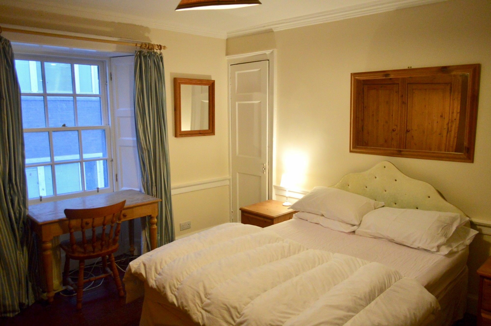 Central 1 Bedroom Apartment Sleeps 2 EDI Kültér fotó